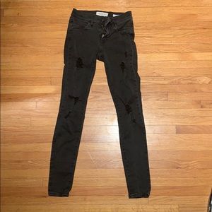 black skinny Pacsun jeans with holes